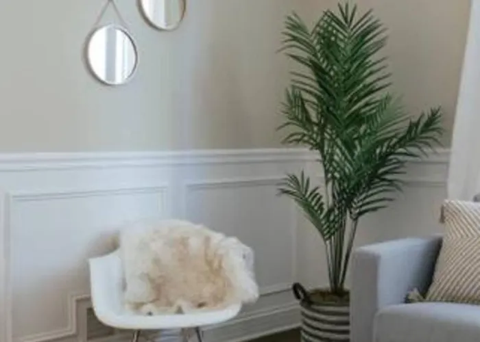 3br Cozy, Great Location & Pet-friendly- Stylish *