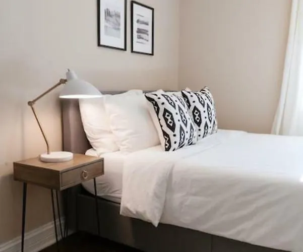 Appartamento 3br Cozy, Great Location & Pet-friendly- Stylish *